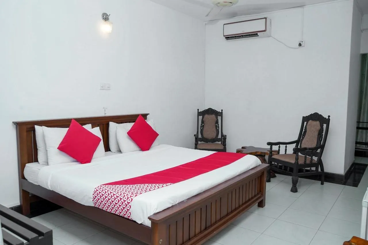 ***  Oyo 452 Gem In Blue Hotel Kandy Sri Lanka